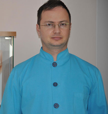 medic stomatolog parodontolog Bogdan Vladila, un parodontolog bun in Bucuresti